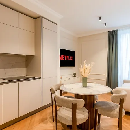 Luxury37 - Porta Venezia Apartman